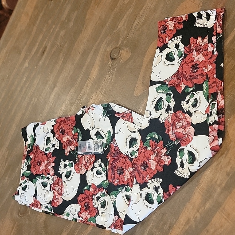 No Boundaries Skull and Floral Leggings - Black, Red, White